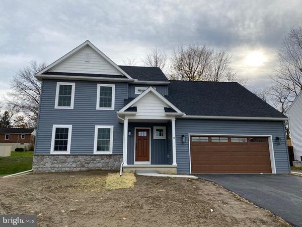 327 W FRITZ AVENUE, QUARRYVILLE, PA 17566