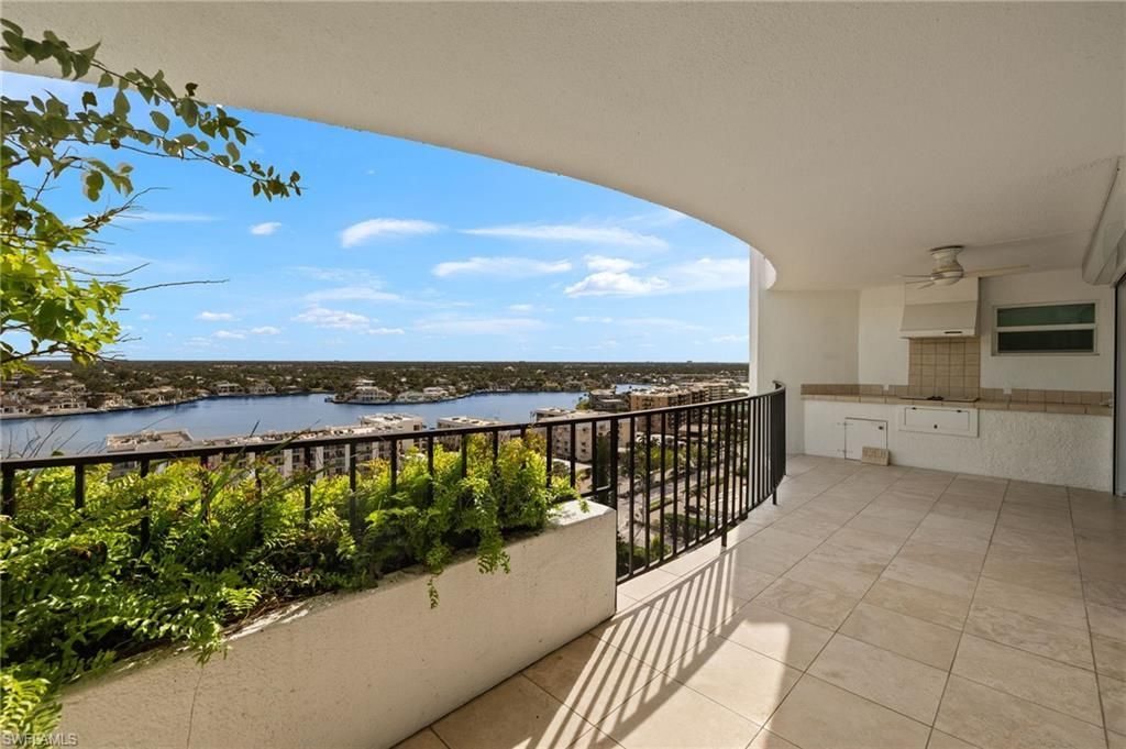 3951 Gulf Shore Blvd N, Unit PH 2C, Naples, FL 34103 Photo