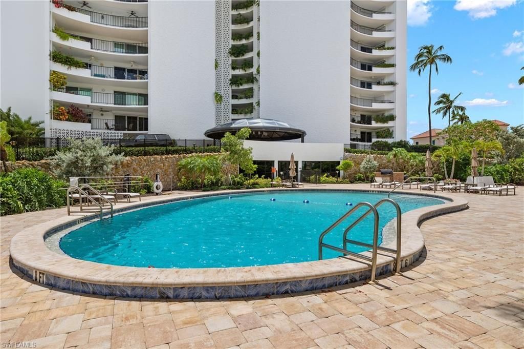 3951 Gulf Shore Blvd N, Unit PH 2C, Naples, FL 34103 Photo