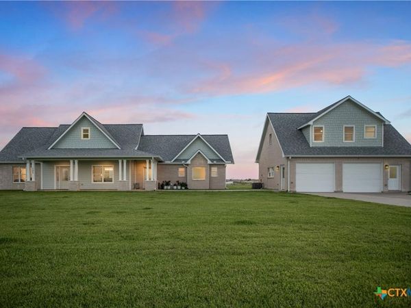 105 N Redfish Retreat Drive, Port Lavaca, TX 77979