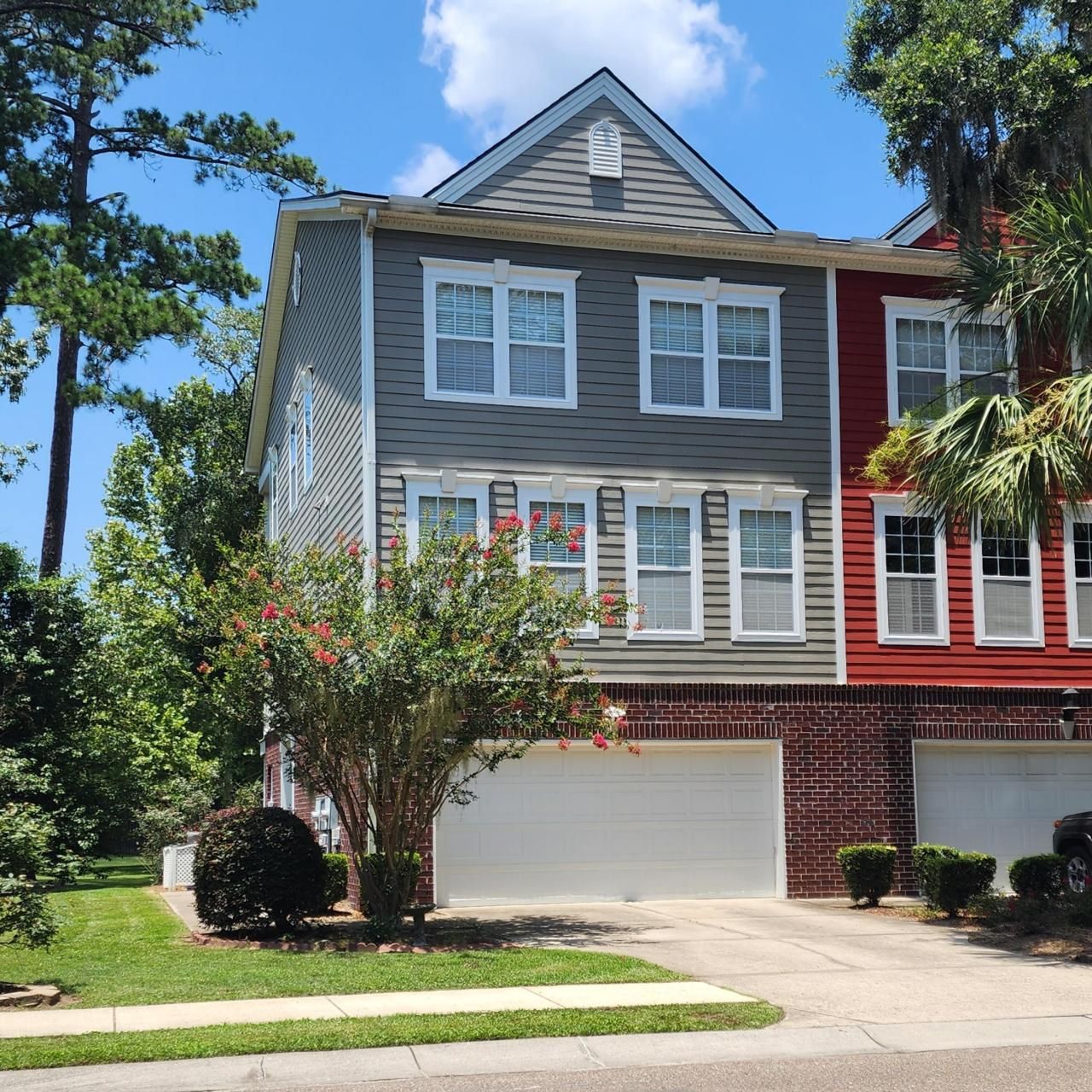 9120 Parlor Drive Photo 2