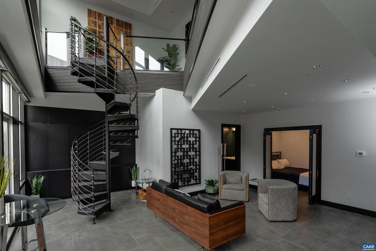 218 WATER ST W, Charlottesville, VA 22902