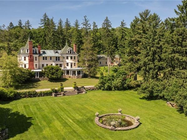 45 Hitchcock Lane, Millbrook, NY 12545