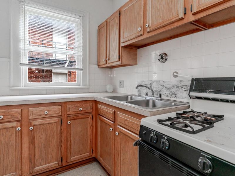 9-11-15 E Norwich Avenue, Columbus, OH 43201 Photo 5