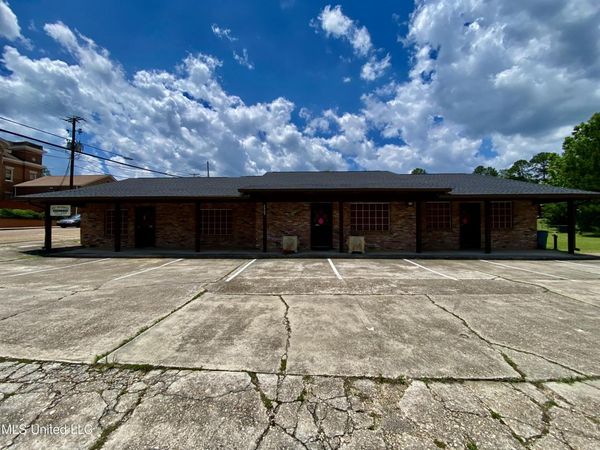 2405 Columbia Avenue, Prentiss, MS 39474