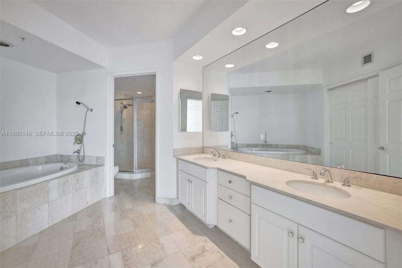 3370 Hidden Bay Dr, Unit 1208, Aventura, FL 33180 Photo