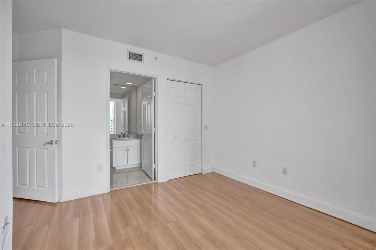 3370 Hidden Bay Dr, Unit 1208, Aventura, FL 33180 Photo