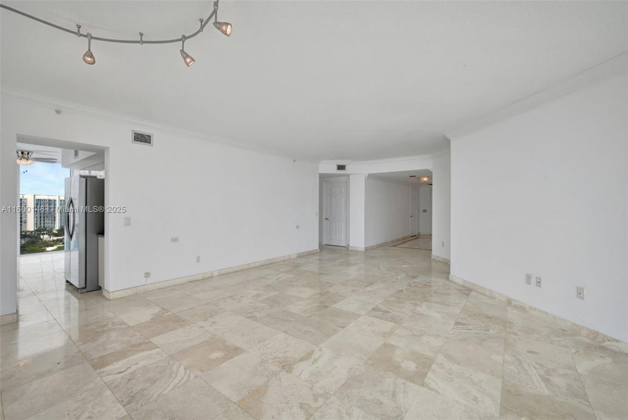 3370 Hidden Bay Dr, Unit 1208, Aventura, FL 33180 Photo