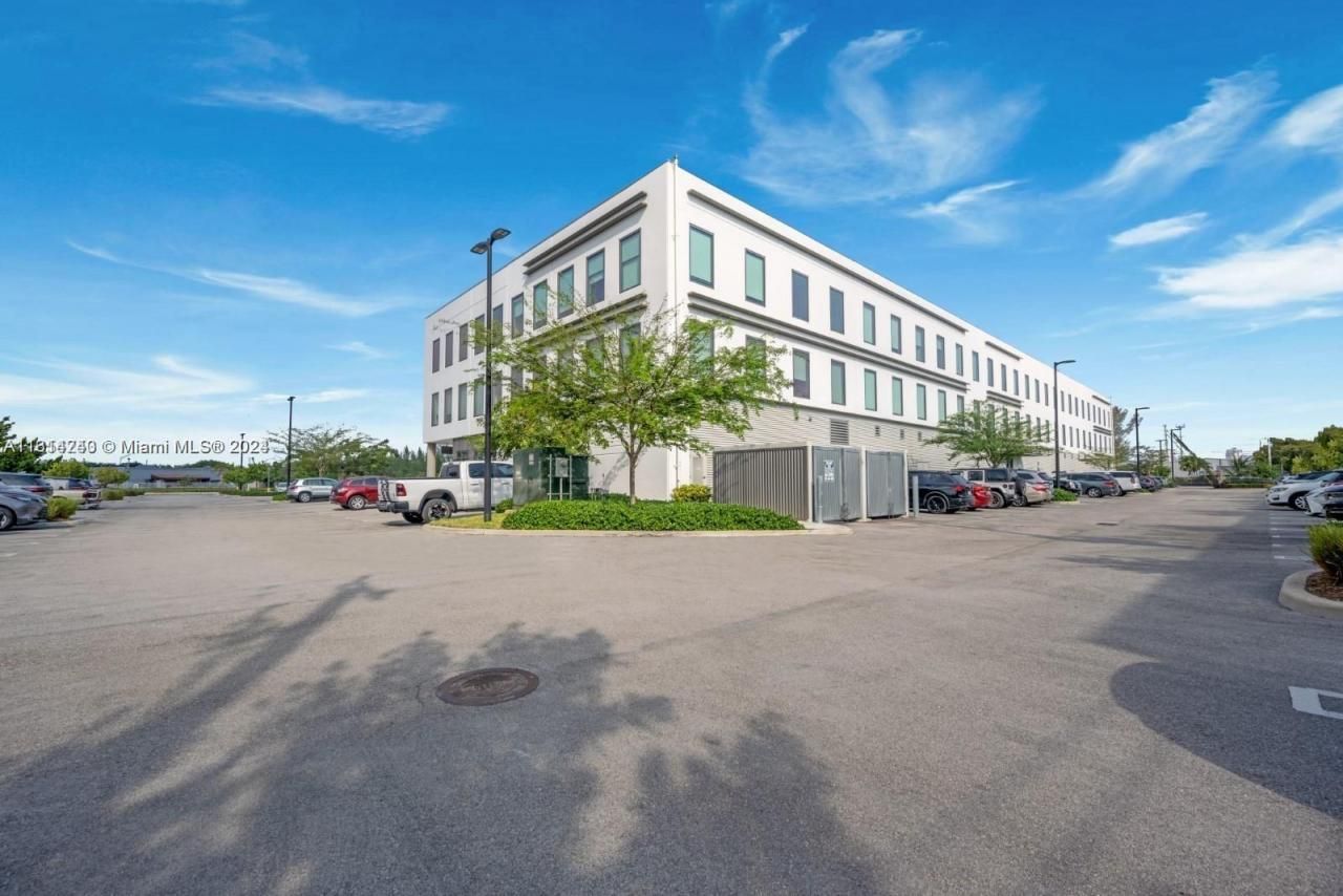 1695 NW 110th Ave, Unit 100, Sweetwater, FL 33172 Photo