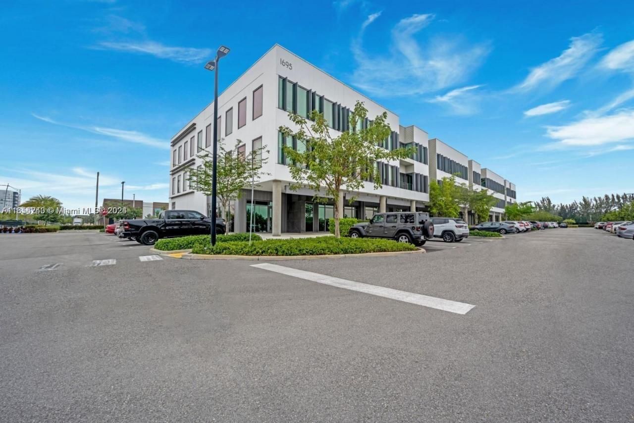 1695 NW 110th Ave, Unit 100, Sweetwater, FL 33172 Photo