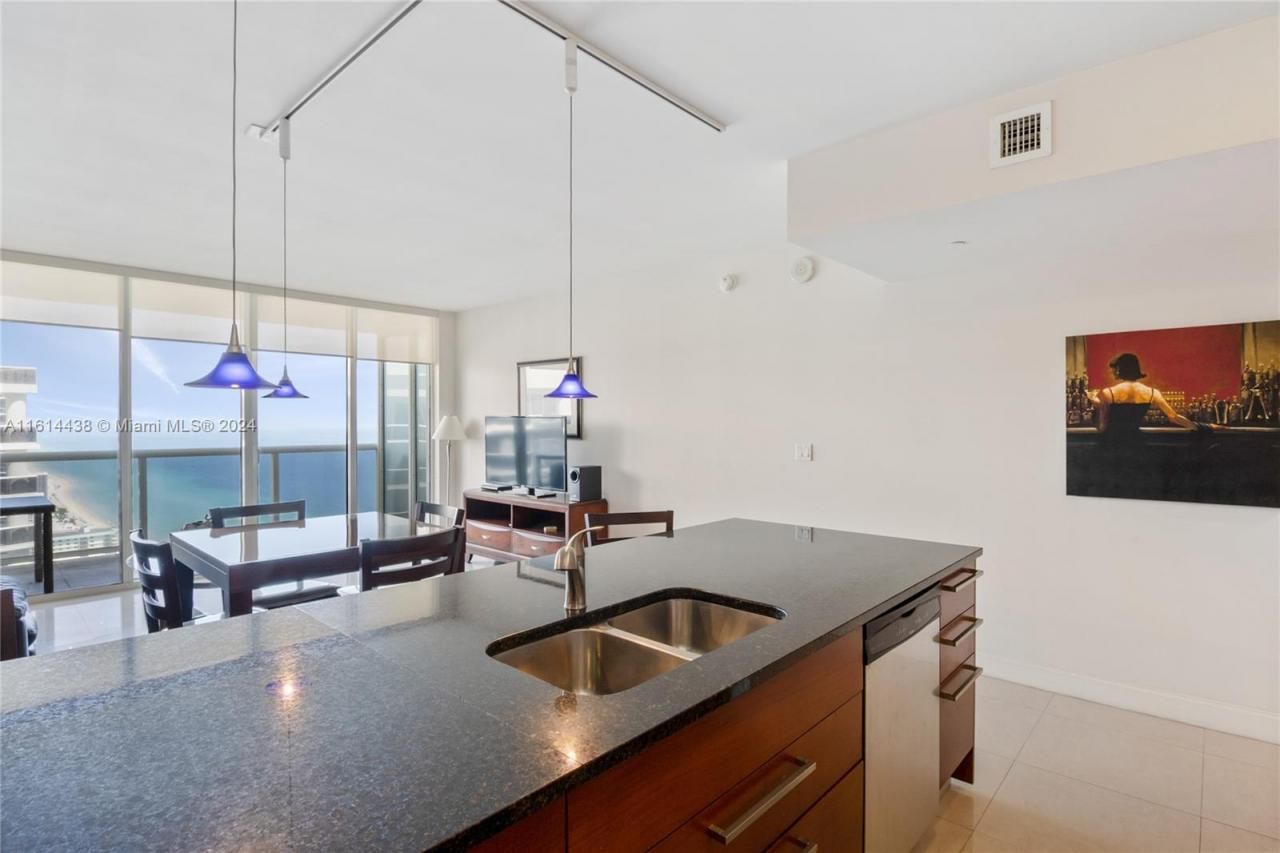1830 S Ocean Dr, Unit 4409, Hallandale Beach, FL 33009 Photo