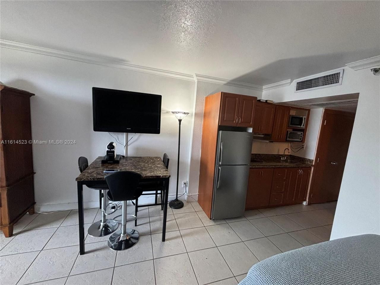 19201 Collins Ave, Unit 934, Sunny Isles Beach, FL 33160 Photo