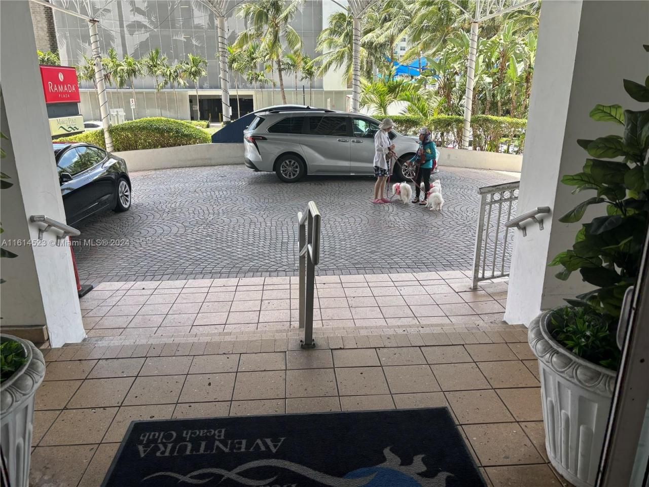 19201 Collins Ave, Unit 934, Sunny Isles Beach, FL 33160 Photo