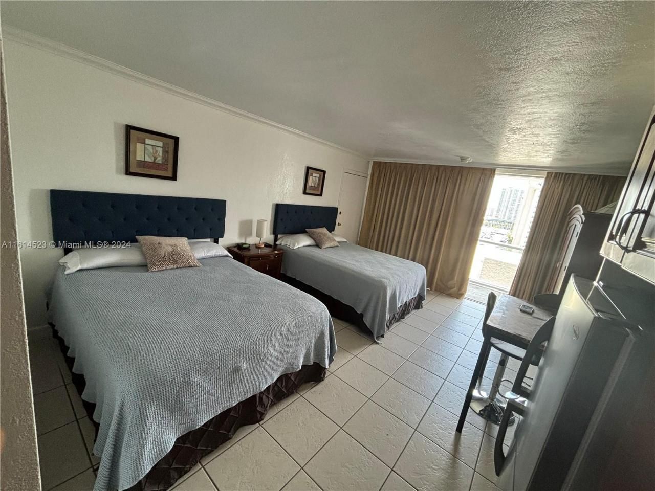 19201 Collins Ave, Unit 934, Sunny Isles Beach, FL 33160 Photo