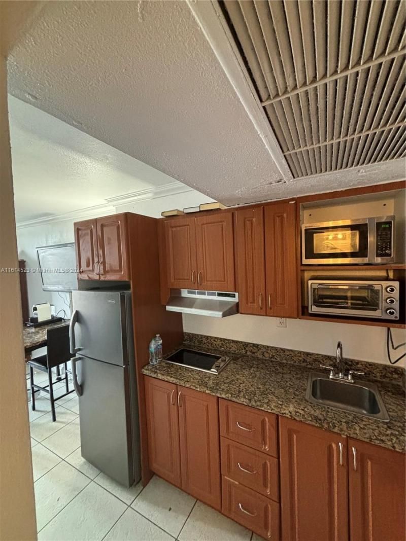 19201 Collins Ave, Unit 934, Sunny Isles Beach, FL 33160 Photo