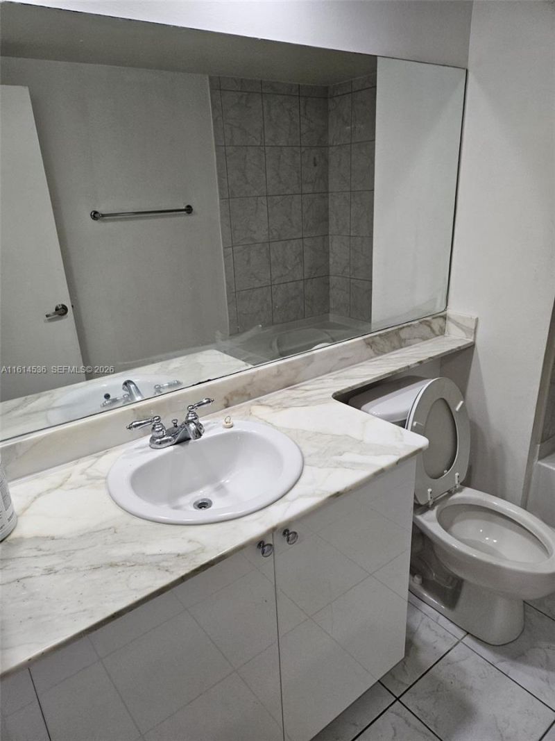 2775 NE Ne 187th St, Unit 323, Aventura, FL 33180 Photo
