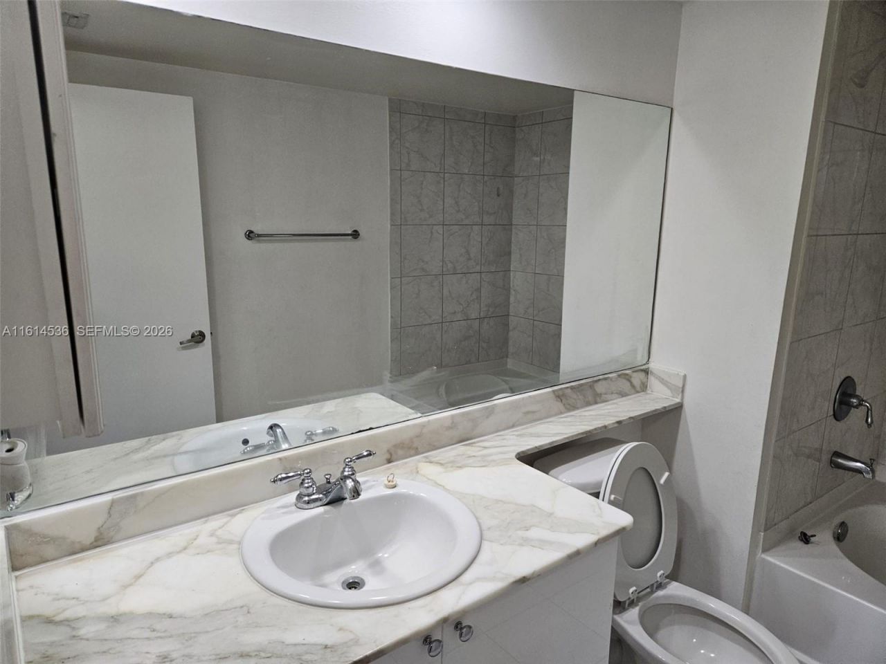 2775 NE Ne 187th St, Unit 323, Aventura, FL 33180 Photo