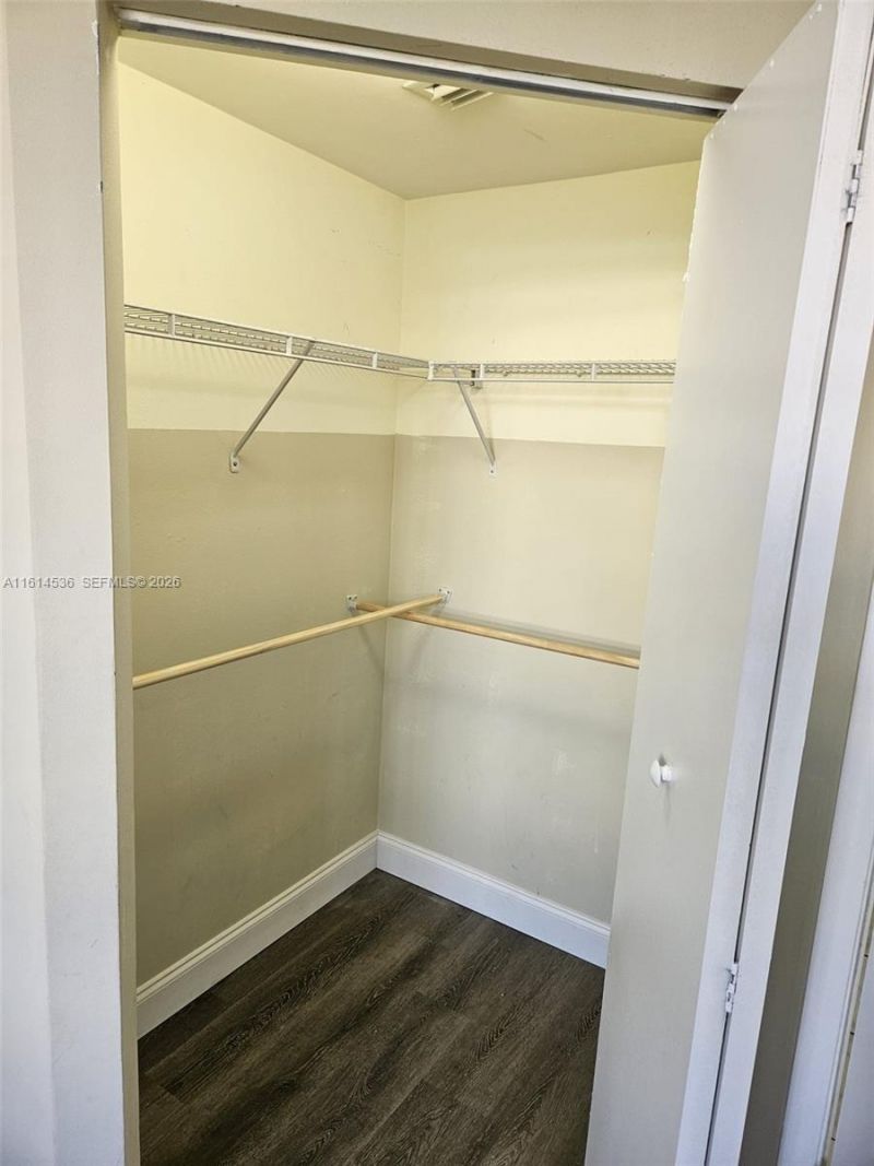 2775 NE Ne 187th St, Unit 323, Aventura, FL 33180 Photo
