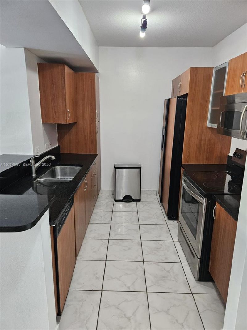 2775 NE Ne 187th St, Unit 323, Aventura, FL 33180 Photo