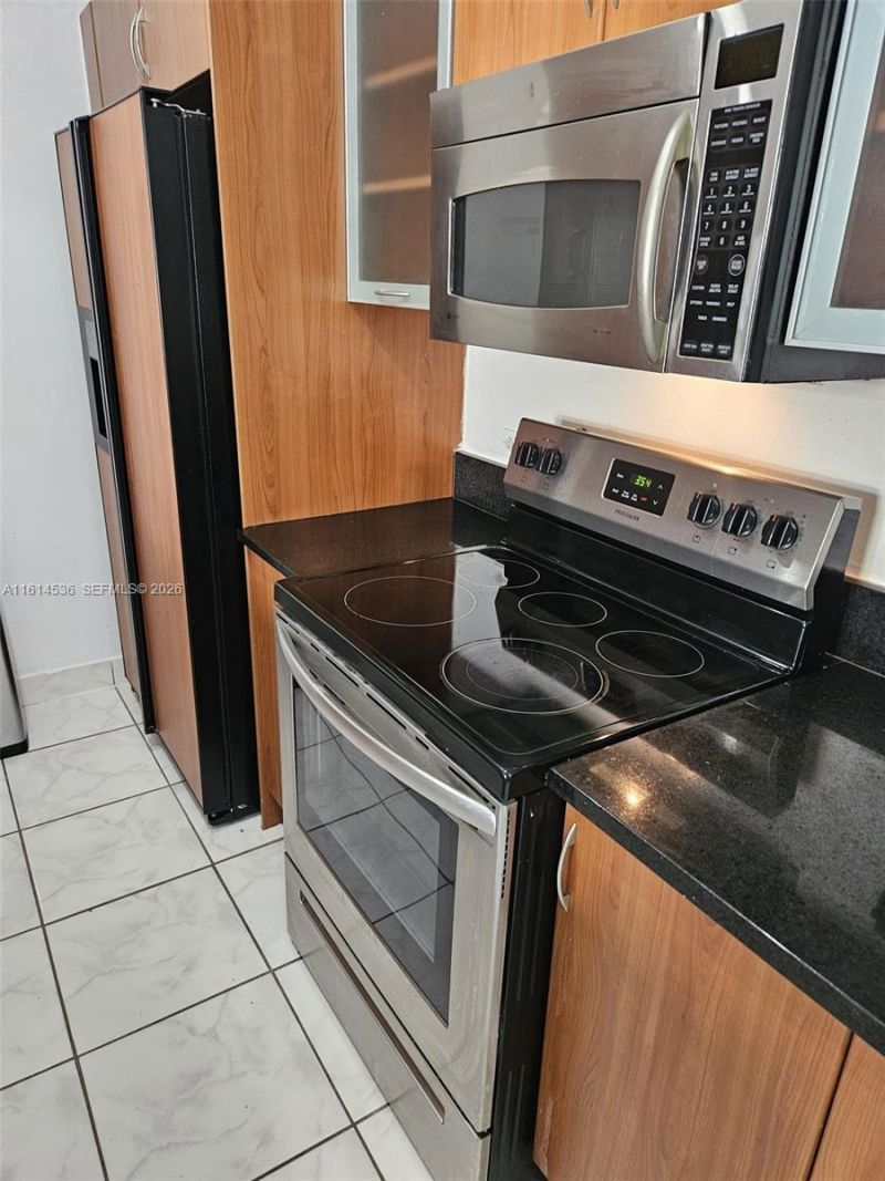 2775 NE Ne 187th St, Unit 323, Aventura, FL 33180 Photo
