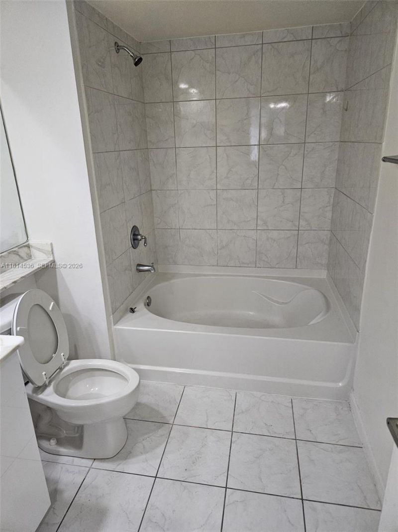 2775 NE Ne 187th St, Unit 323, Aventura, FL 33180 Photo