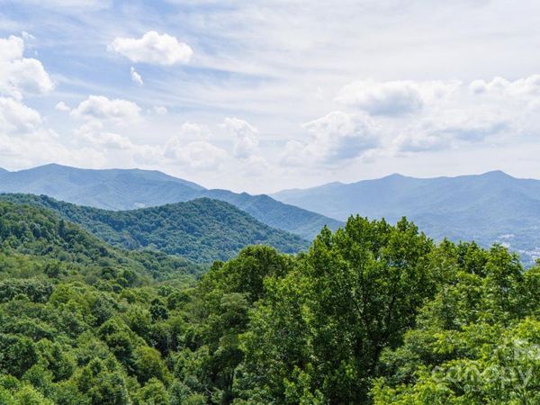 35 Twisted Trail, Waynesville, NC 28786