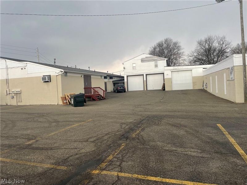 4925 Fulton Drive NW, Canton, OH 44718 Photo 10