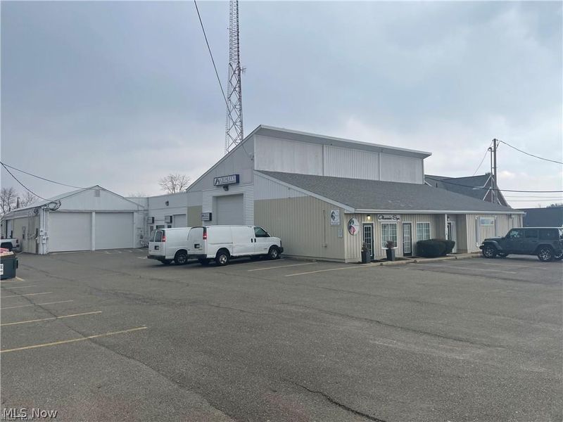 4925 Fulton Drive NW, Canton, OH 44718 Photo 4