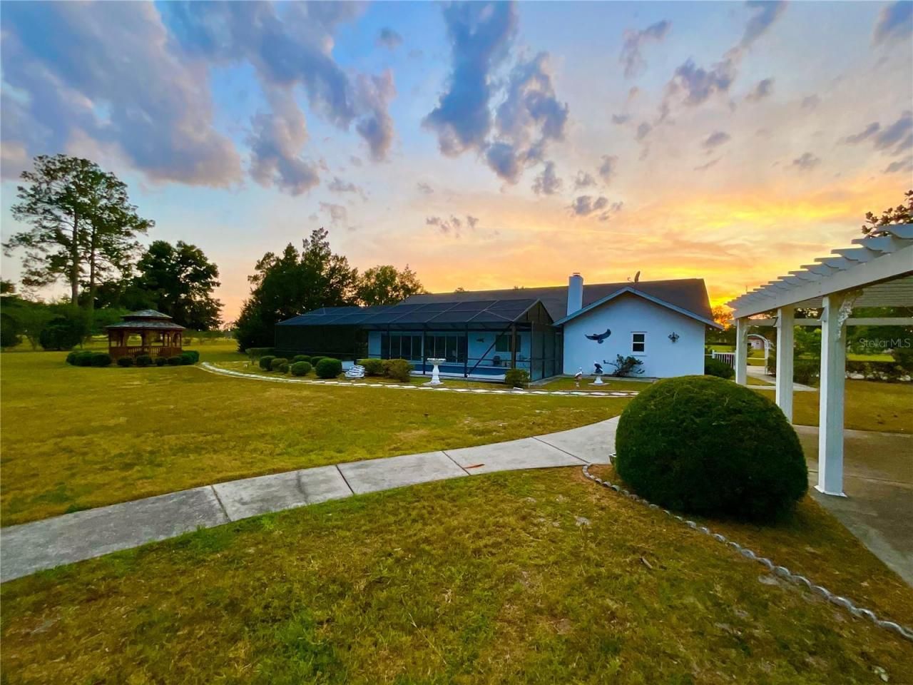 7205 NE 61st Avenue Road, Silver Springs, FL 34488 Photo