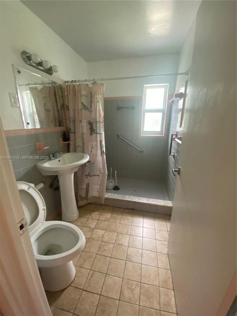 1739 SW 28th Ter, Fort Lauderdale, FL 33312 Photo