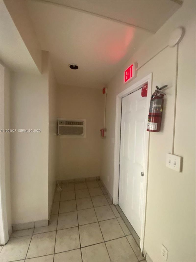 1739 SW 28th Ter, Fort Lauderdale, FL 33312 Photo