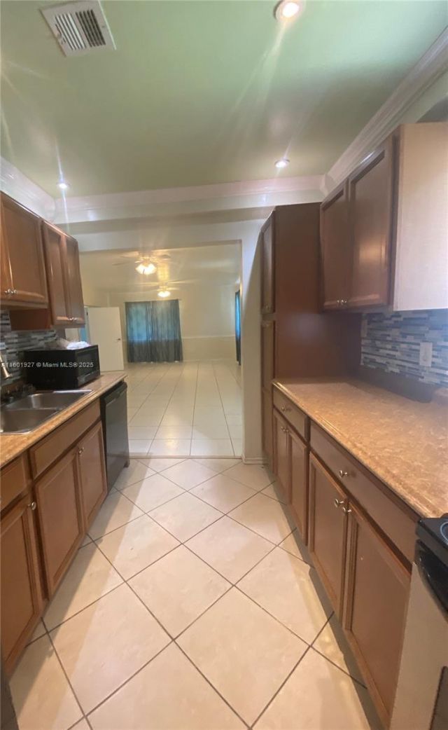 1739 SW 28th Ter, Fort Lauderdale, FL 33312 Photo