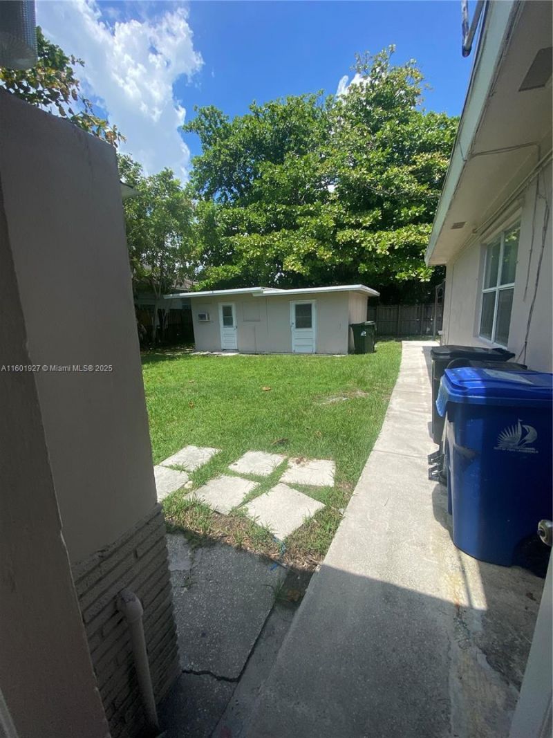 1739 SW 28th Ter, Fort Lauderdale, FL 33312 Photo