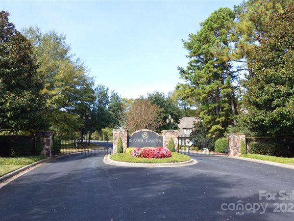 8013 Water View Drive, Belmont, NC 28012