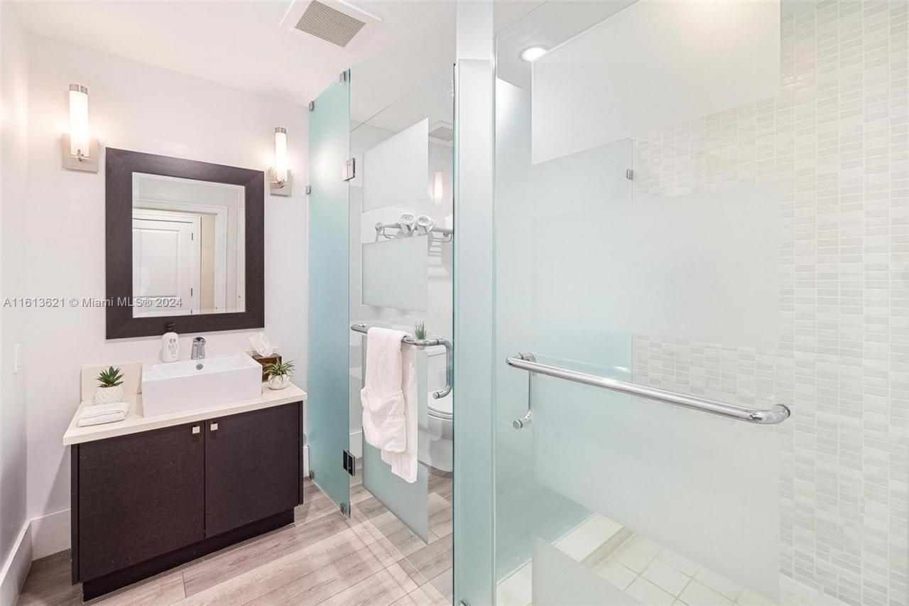 5300 NW 87th Ave, Unit 612, Doral, FL 33178 Photo