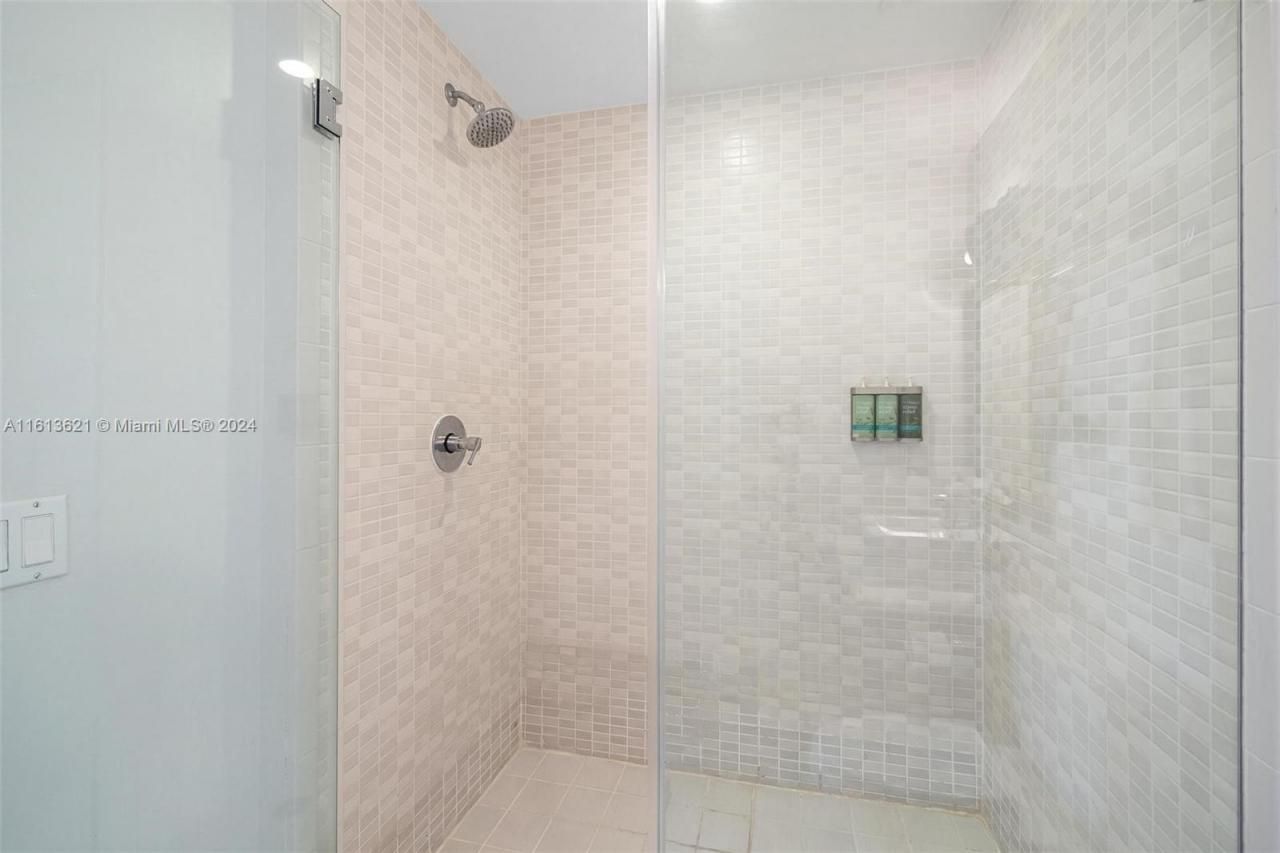 5300 NW 87th Ave, Unit 612, Doral, FL 33178 Photo