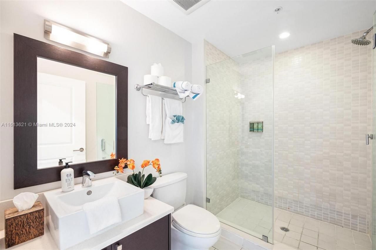 5300 NW 87th Ave, Unit 612, Doral, FL 33178 Photo