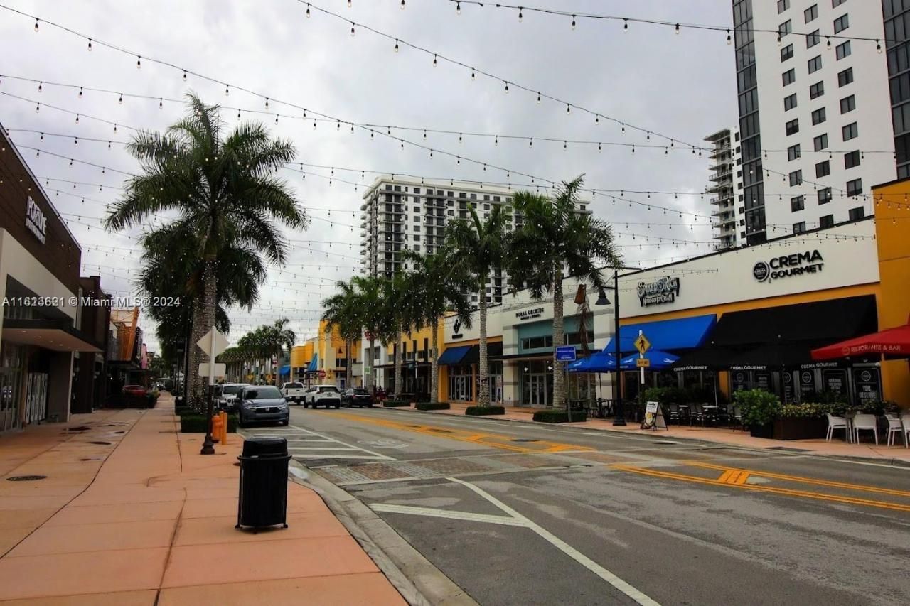 5300 NW 87th Ave, Unit 612, Doral, FL 33178 Photo