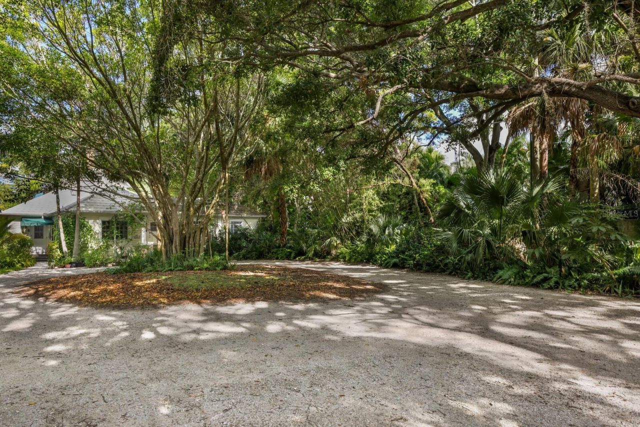 3301 Bay Shore Road, Sarasota, FL 34234 Photo