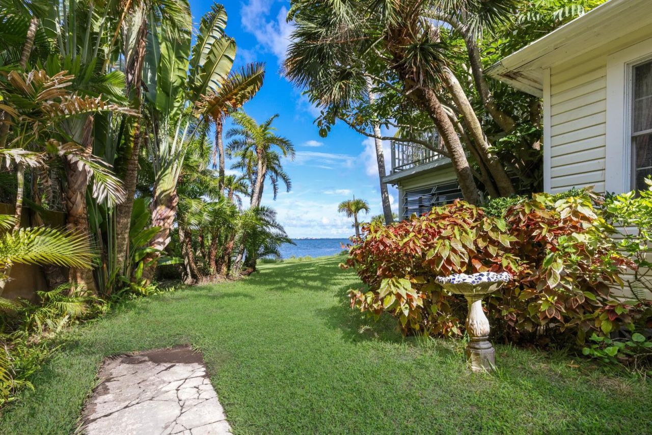3301 Bay Shore Road, Sarasota, FL 34234 Photo