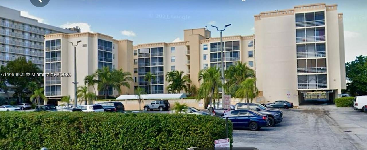 2935 NE 163rd St, Unit 5C, North Miami Beach, FL 33160 Photo