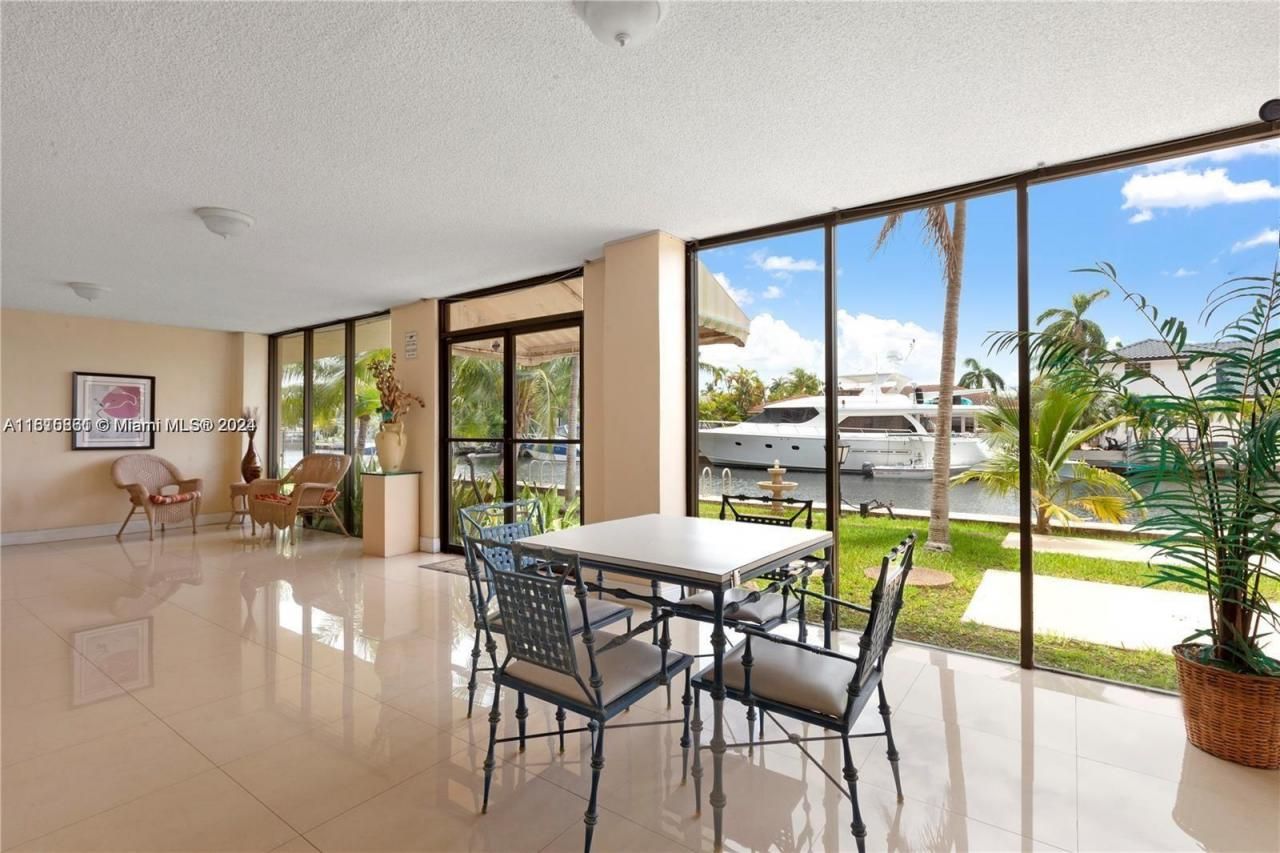 2935 NE 163rd St, Unit 5C, North Miami Beach, FL 33160 Photo