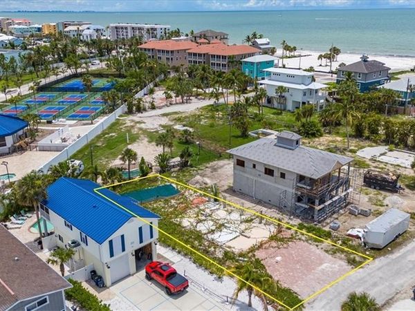 122 Gulfview AVE, FORT MYERS BEACH, FL 33931