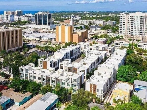 212 COSMOPOLITAN COURT, SARASOTA, FL 34236