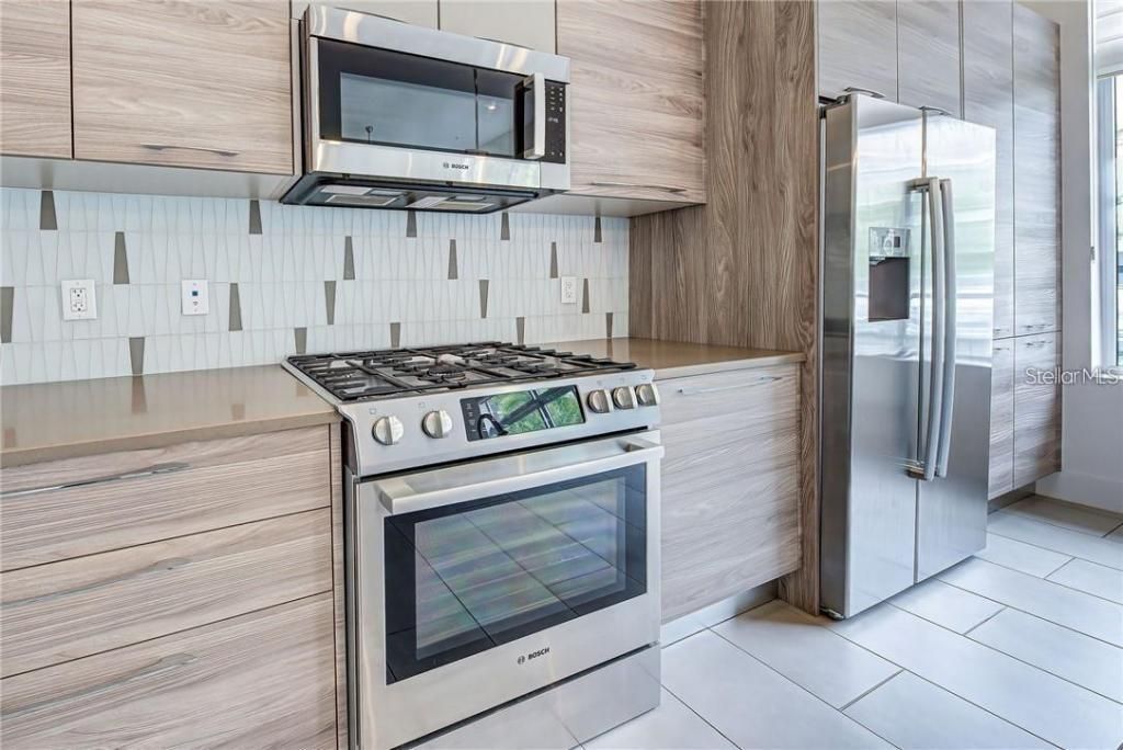 212 Cosmopolitan Court, Sarasota, FL 34236 Photo