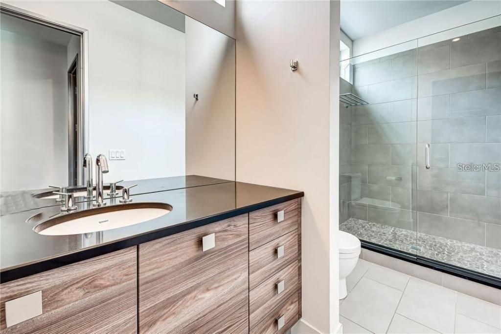 212 Cosmopolitan Court, Sarasota, FL 34236 Photo