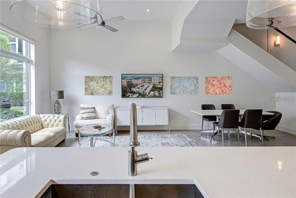 212 Cosmopolitan Court, Sarasota, FL 34236 Photo