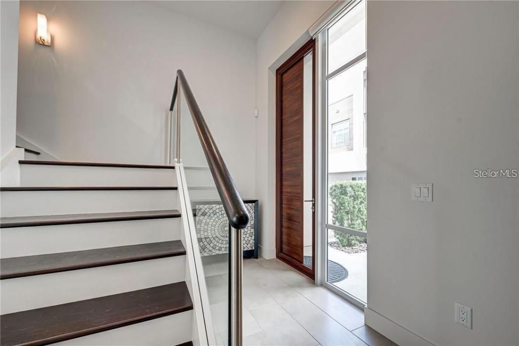 212 Cosmopolitan Court, Sarasota, FL 34236 Photo