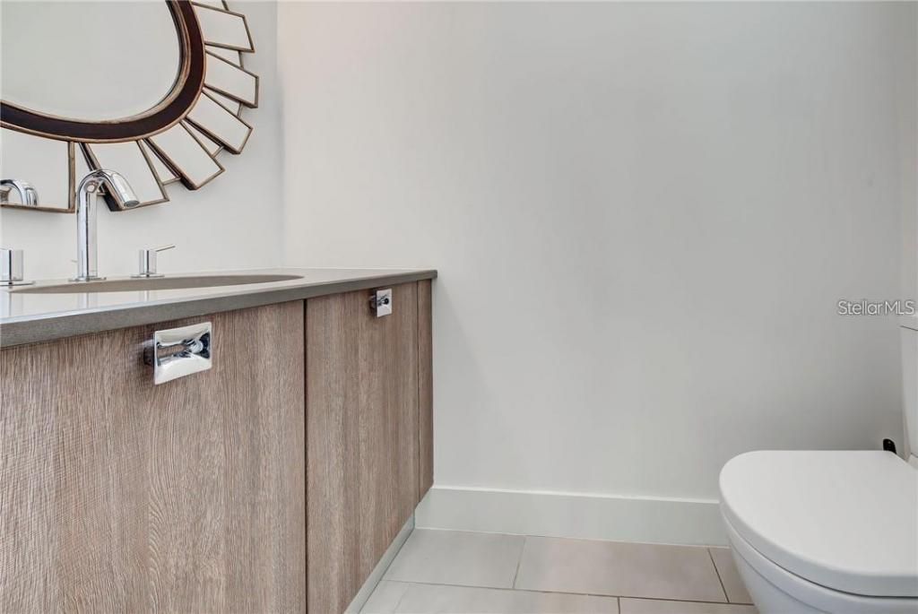 212 Cosmopolitan Court, Sarasota, FL 34236 Photo