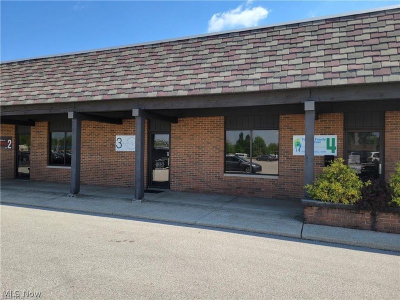 105 5th Street SE, Unit 3, Barberton, OH 44203 Photo 2